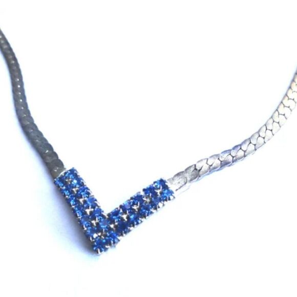 Silver Choker V-tip Necklace with Tiny blue jewel stones - Picture 4 of 6